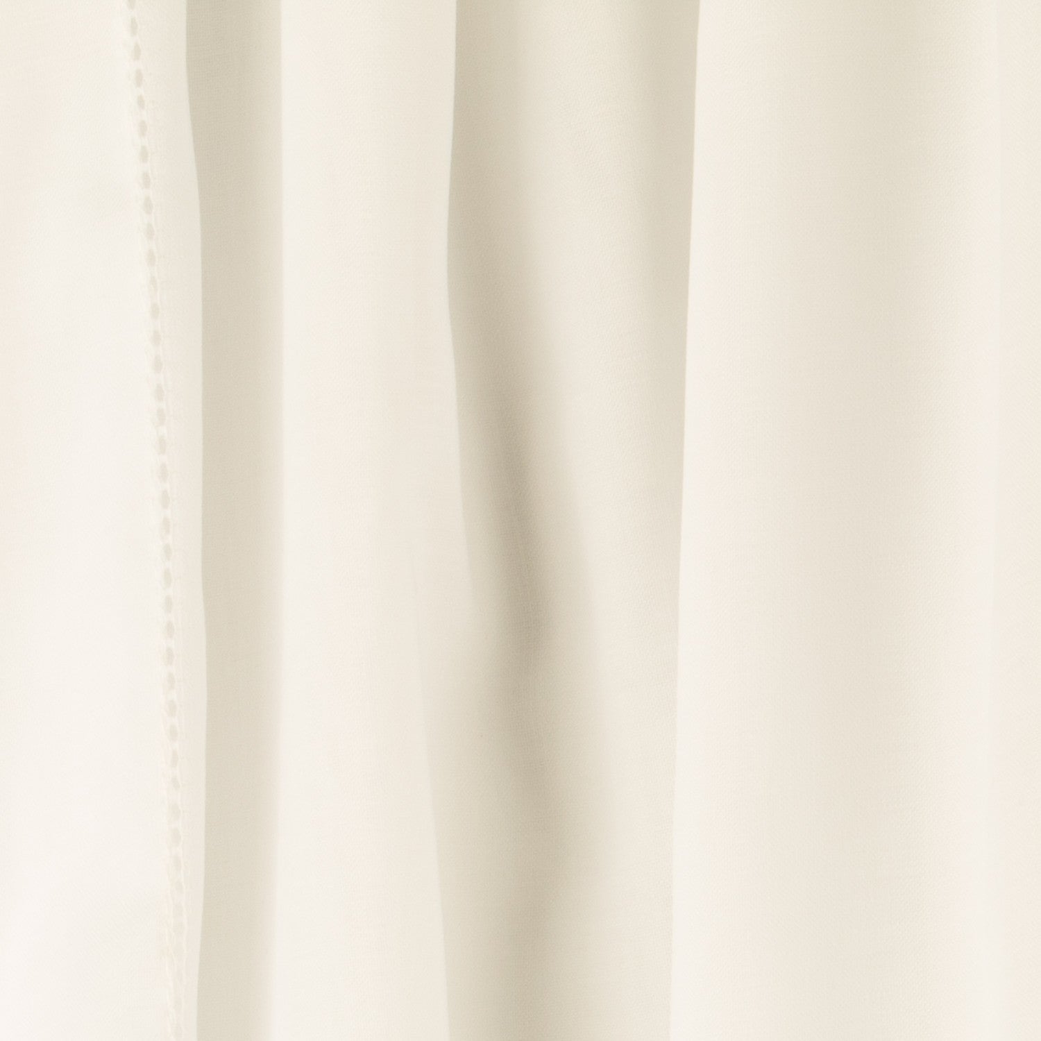 Retal Tela Visillo Vainica Poliester  Crudo 75x280 cm - Ribes y Casals