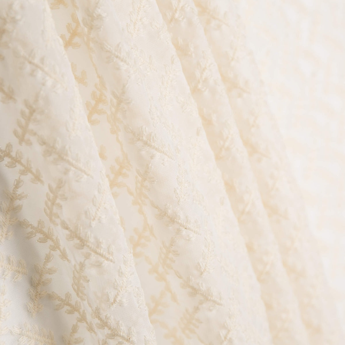 Gasa Poliéster Bordada Cruda Ramas - Ribes y Casals