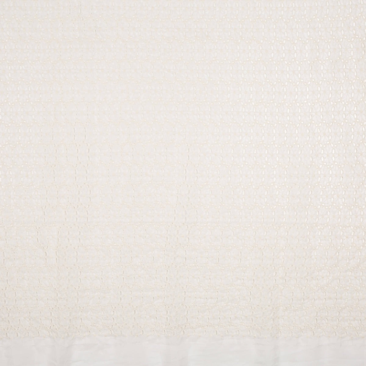 Gasa Poliéster Bordada Cruda Maxi Flor - Ribes y Casals