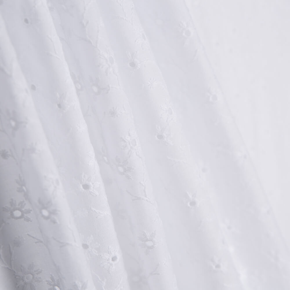 Bordado Suizo Florecita - Ribes y Casals