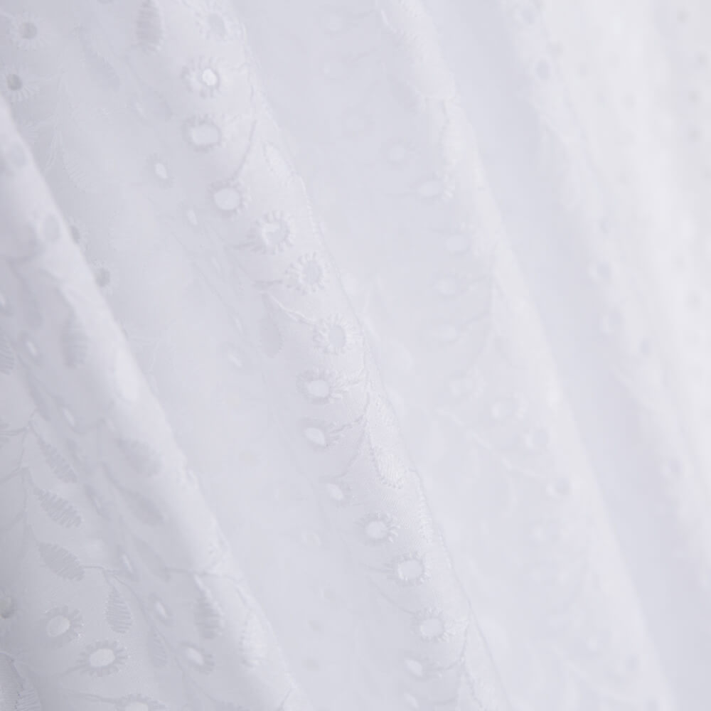 Bordado Suizo Ramitas - Ribes y Casals