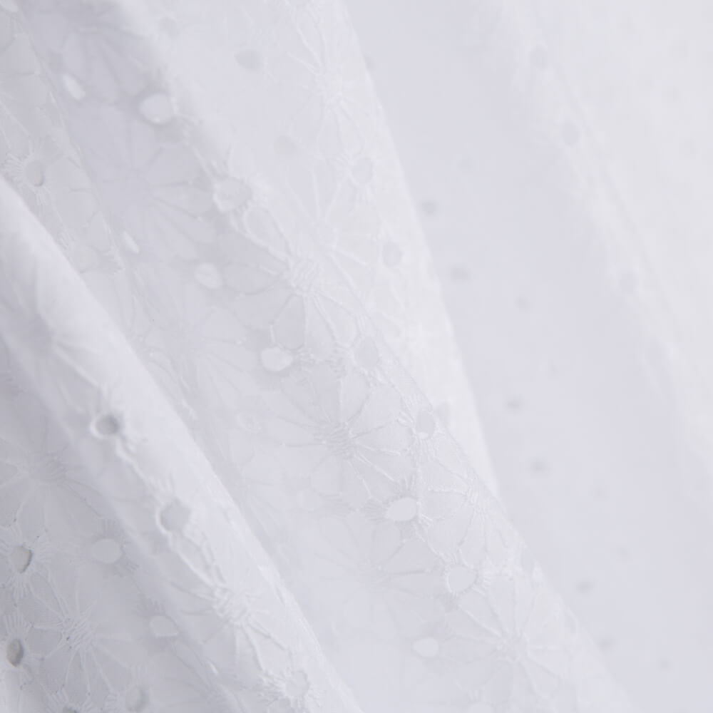 Bordado Suizo Margarita - Ribes y Casals