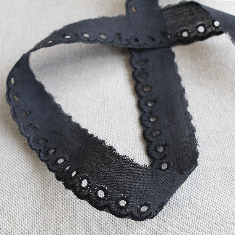 Tira Bordada Negra 25mm - Ribes y Casals